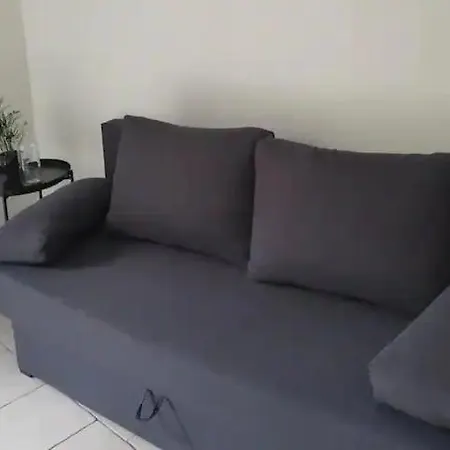 1 - Métro Europe Appartement